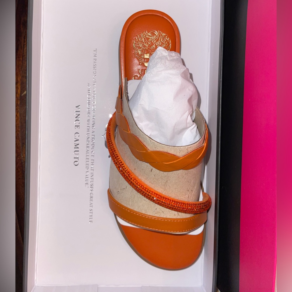 Vince Camuto - Aruelle NEW IN BOX